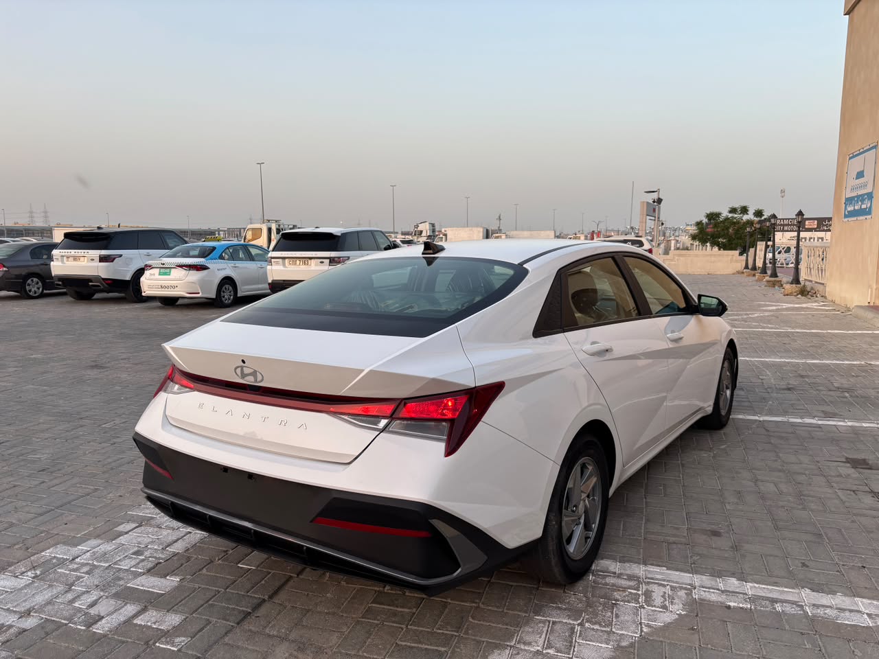 2024 HYUNDAI ELANTRA